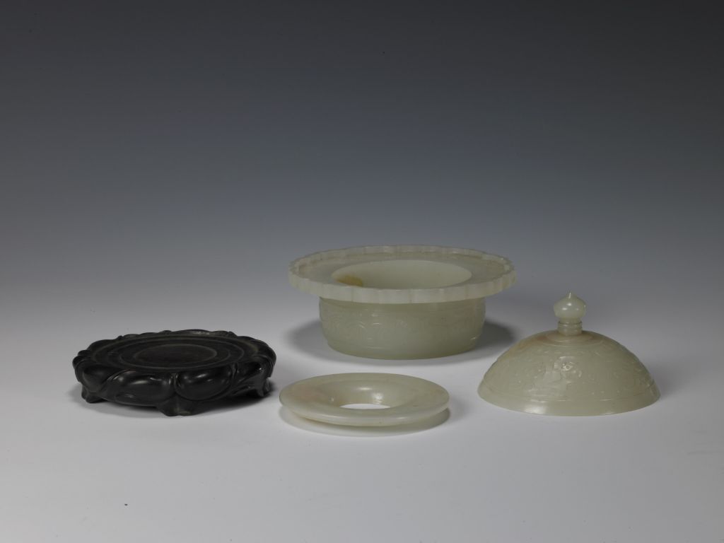 图片[2]-White jade spittle bowl with dragon pattern-China Archive
